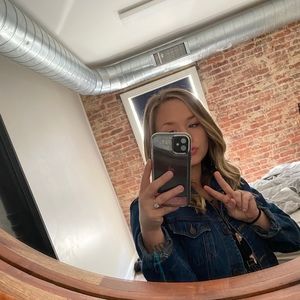 Meet your Posher, Stella